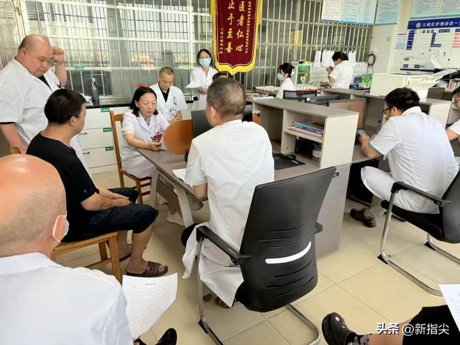 省脑科专家来澧县精神康复医院开展“脑医•脑健康”巡诊巡讲(图1)