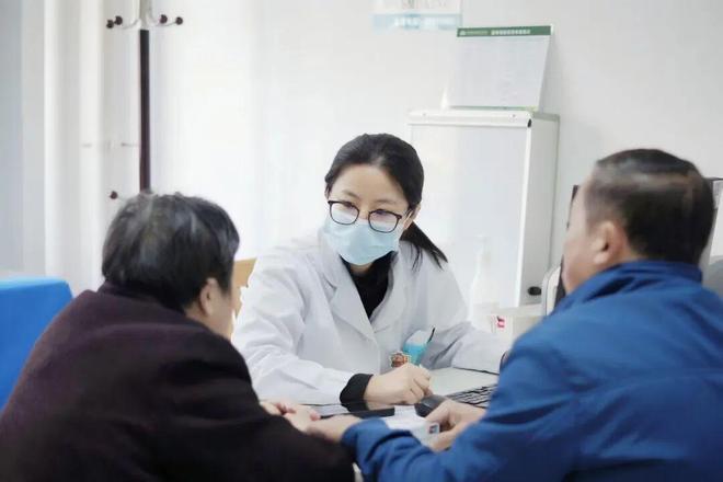 第20个世界卒中日｜“尽早识别立刻就医”——我院义诊活动守护脑健康(图2)