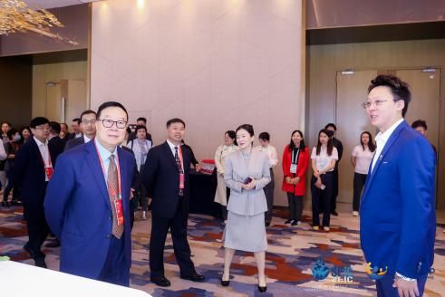 健合集团亮相第九届中国特殊食品大会！举办全家营养新趋势产业发展会议聚焦新质生产力助推特殊食品产业创新发展(图2)